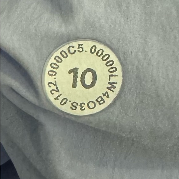 Lululemon Fast and Free Winbreaker size 10-pastel blue - Picture 7 of 15